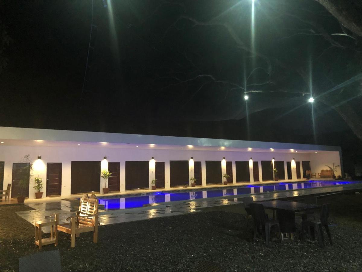Alesseo Hostel Tiniguiban Exteriör bild